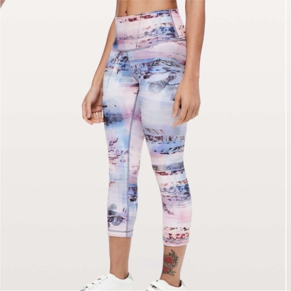 lululemon Wunder Under capri Tights in Sunrise Silhouette Multi size 6